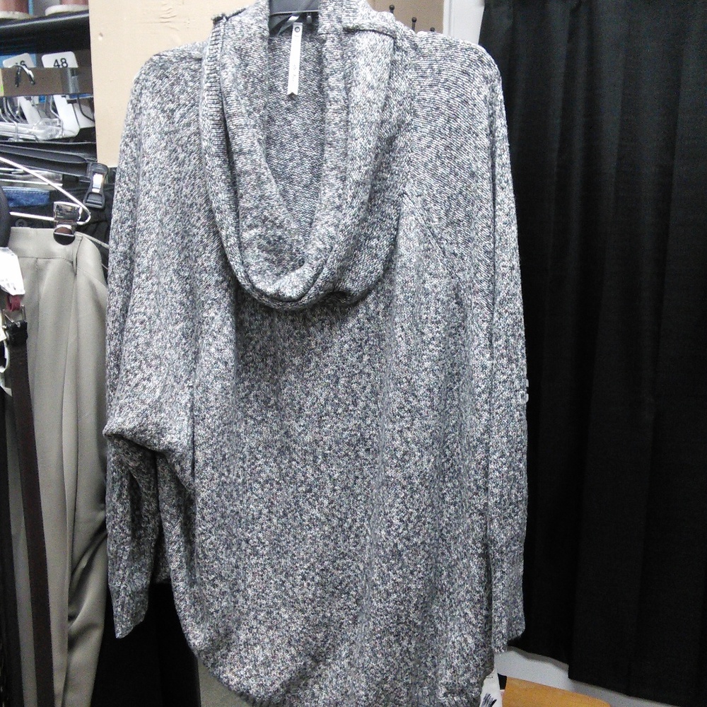 Leo&Nicole sweater sz 3x